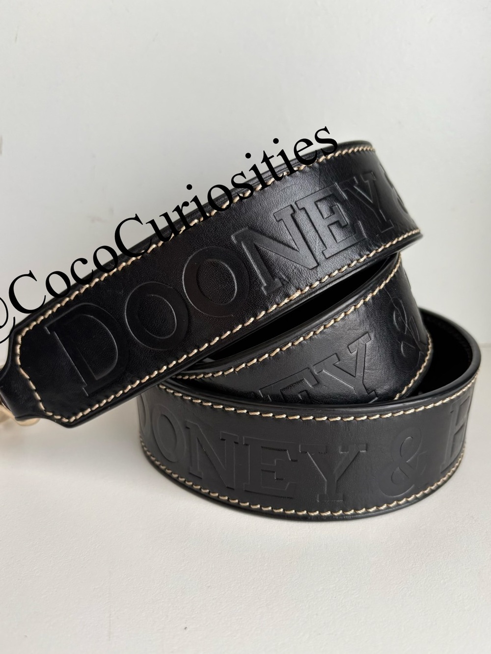 Dooney and Bourke Black leather Guitar strap Cameron